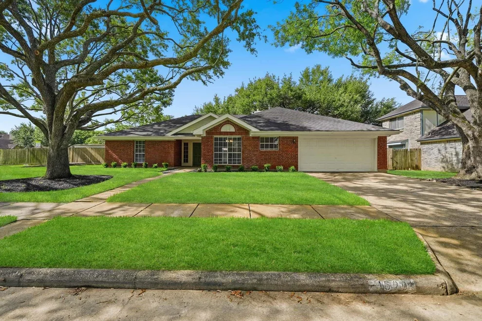 Unit for sale at 16203 Canario Drive, Houston, TX 77083