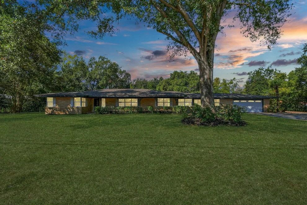 Unit for sale at 1805 East Avenue, Katy, TX 77493