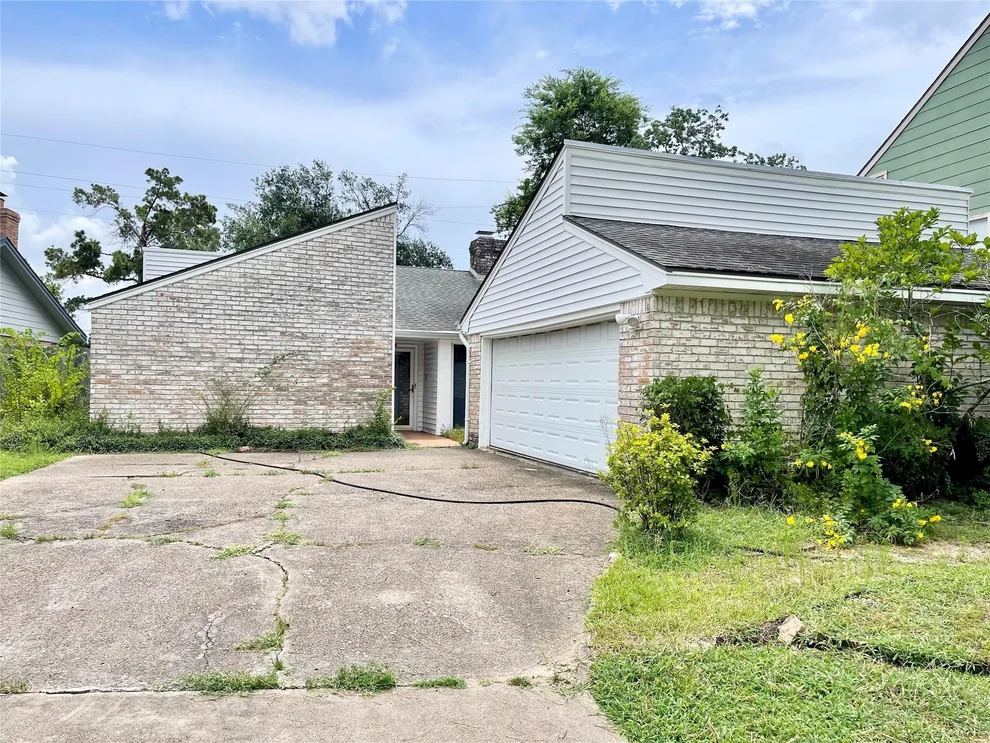 Unit for sale at 11806 Turtle Gate Drive, Houston, TX 77070