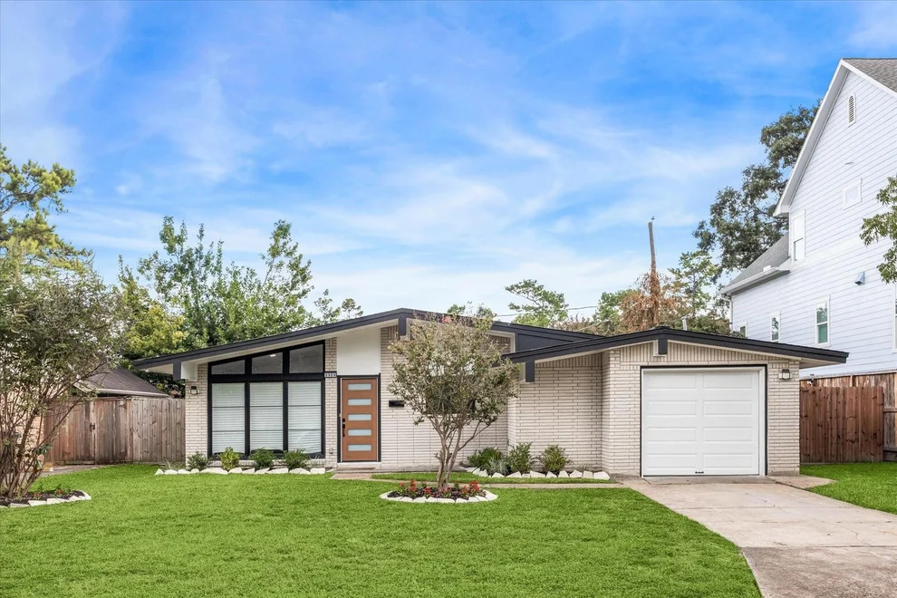 Unit for sale at 2323 Wilde Rock Way, Houston, TX 77018