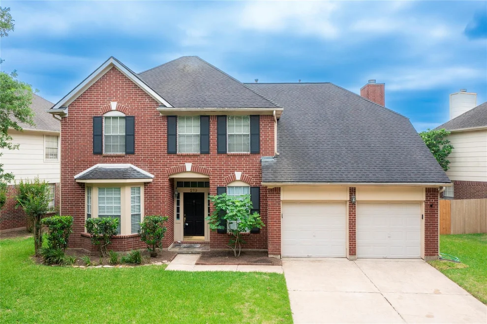 Unit for sale at 219 Birch Hill Drive, Sugar Land, TX 77479