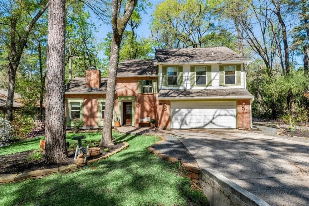 Unit for sale at 95 Yewleaf Drive, The Woodlands, TX 77381