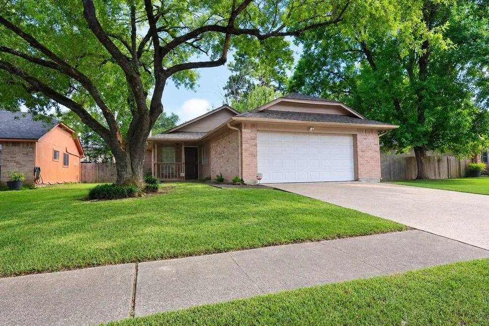 Unit for sale at 11114 Drakeland Drive, Humble, TX 77396