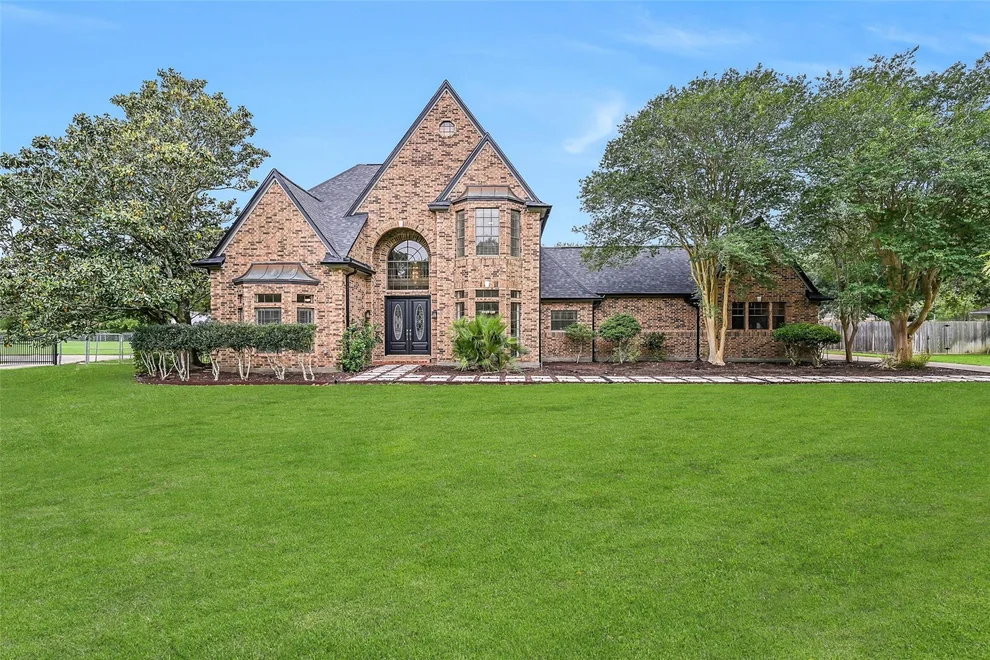 Unit for sale at 904 Layfair Place, Friendswood, TX 77546