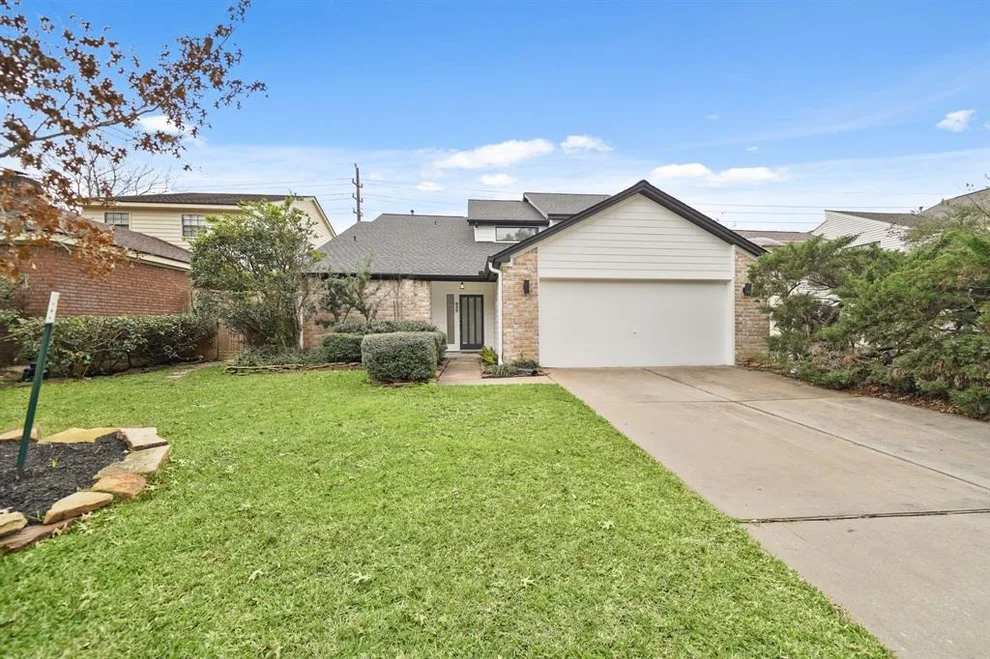 Unit for sale at 922 Enclave Parkway, Houston, TX 77077