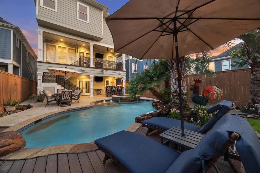 Unit for sale at 205 W 24th Street, Houston, TX 77008