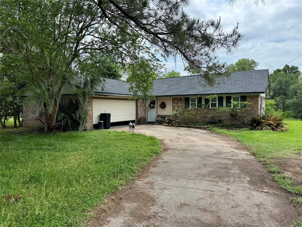 Unit for sale at 5765 County Road 961, Brazoria, TX 77422