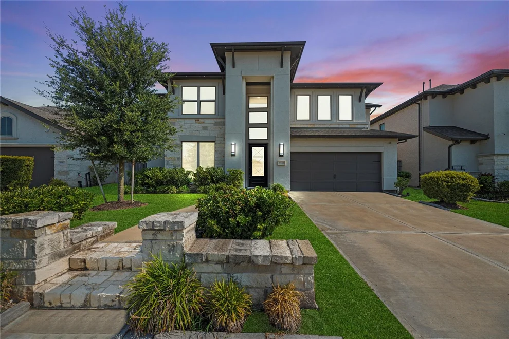 Unit for sale at 9511 Shaded Tree Drive, Missouri City, TX 77459