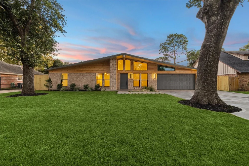 Unit for sale at 10623 Inwood Drive, Houston, TX 77042