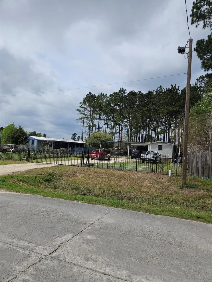 Unit for sale at 86 County Road 3541, Cleveland, TX 77327
