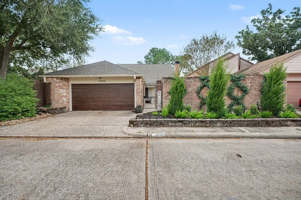 Unit for sale at 1922 Pepper Hill Way, Houston, TX 77058