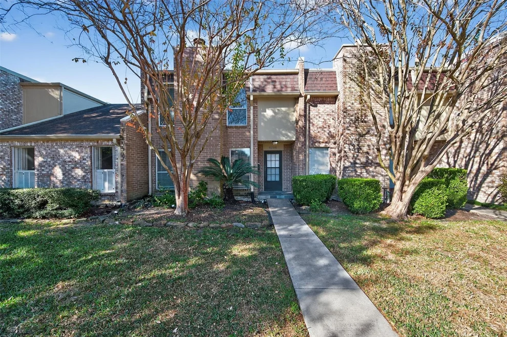 Unit for sale at 6308 Meredith Drive, Bellaire, TX 77401