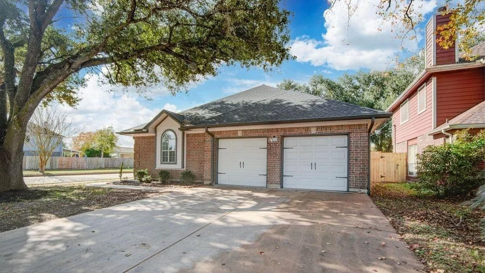 Unit for sale at 301 Lasso Street, Angleton, TX 77515