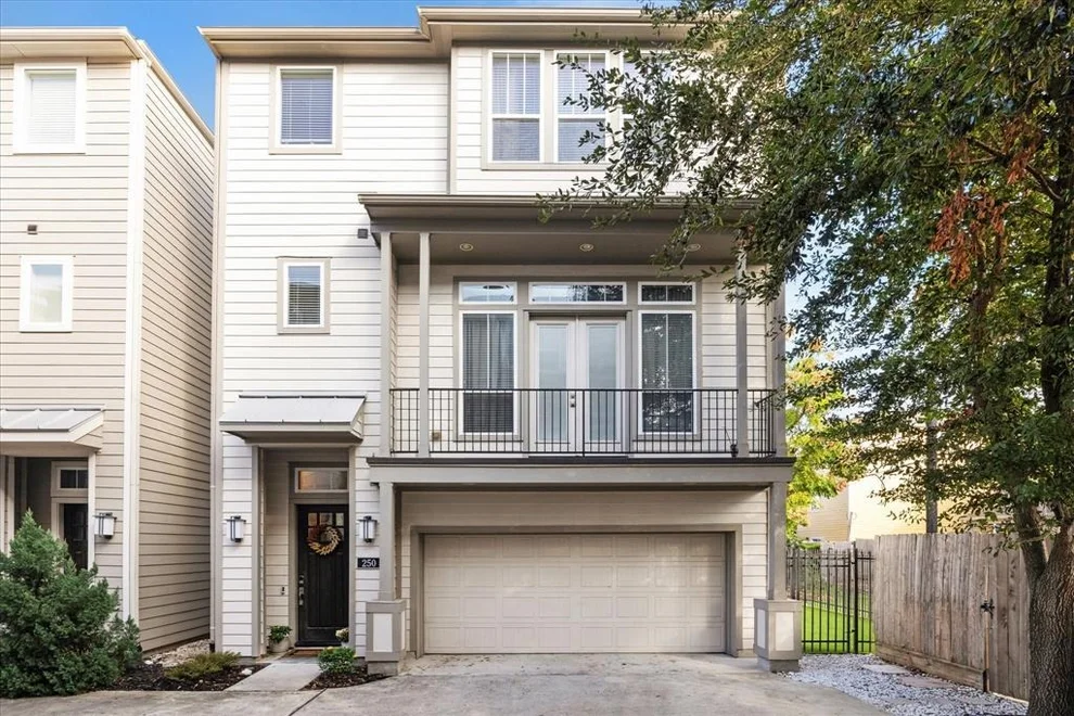 Unit for sale at 250 W 28th Street, Houston, TX 77008