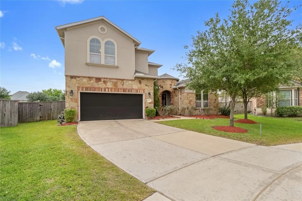 Unit for sale at 9612 Eden Ridge Lane, Pearland, TX 77584