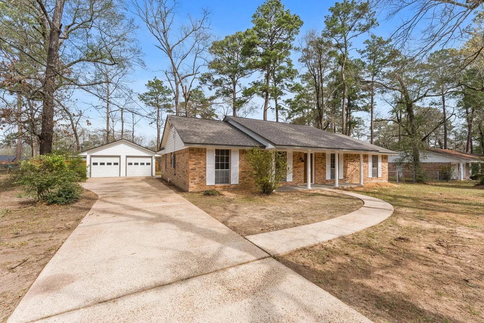 Unit for sale at 210 Bybee Drive, Conroe, TX 77301