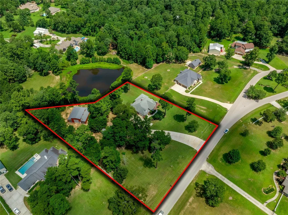Unit for sale at 15444 Crown Oaks Drive, Montgomery, TX 77316