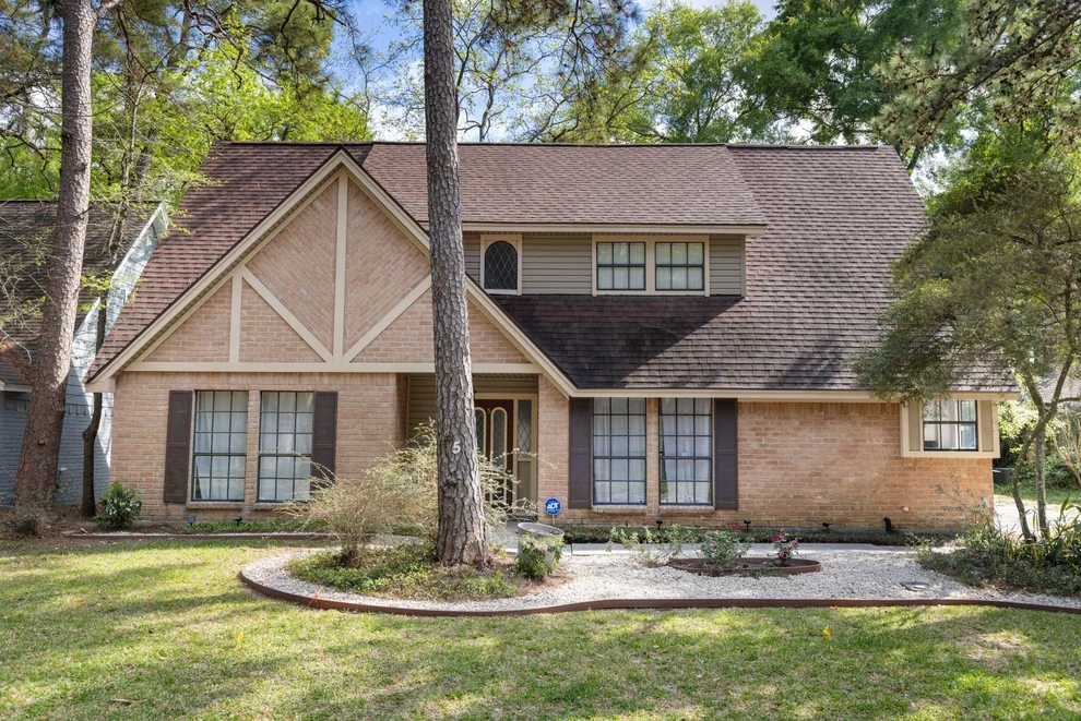 Unit for sale at 5 Rolling Mill Lane, The Woodlands, TX 77380