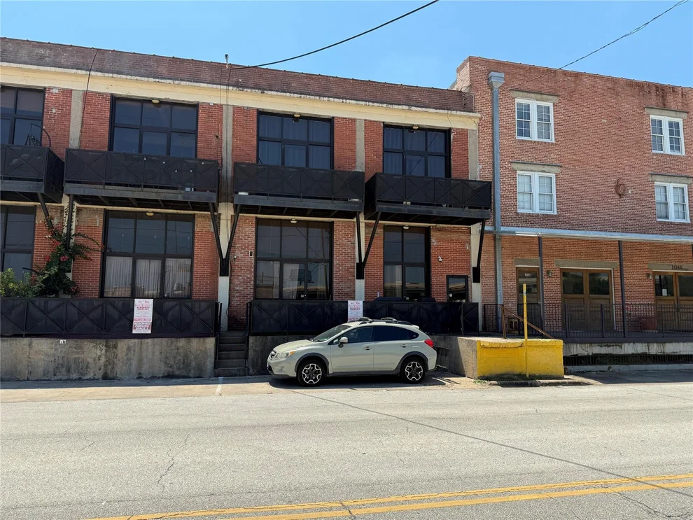 Unit for sale at 915 N San Jacinto Street, Houston, TX 77002