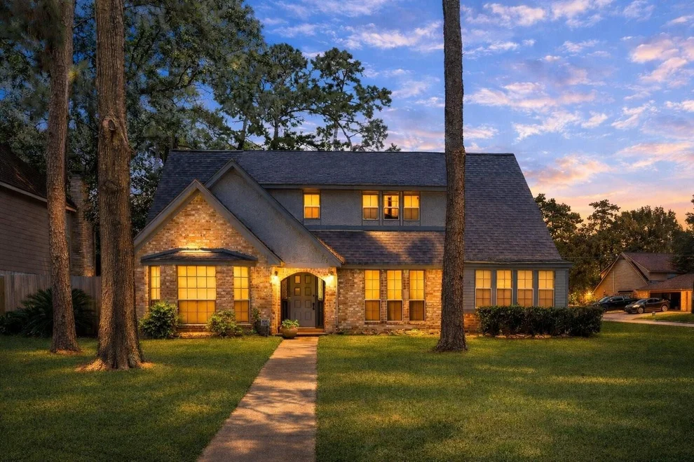 Unit for sale at 119 Laura Lane, Conroe, TX 77385