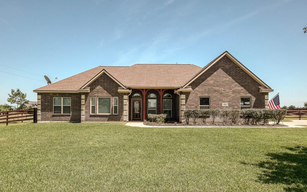 Unit for sale at 2688 Settlers Way Drive, Sealy, TX 77474