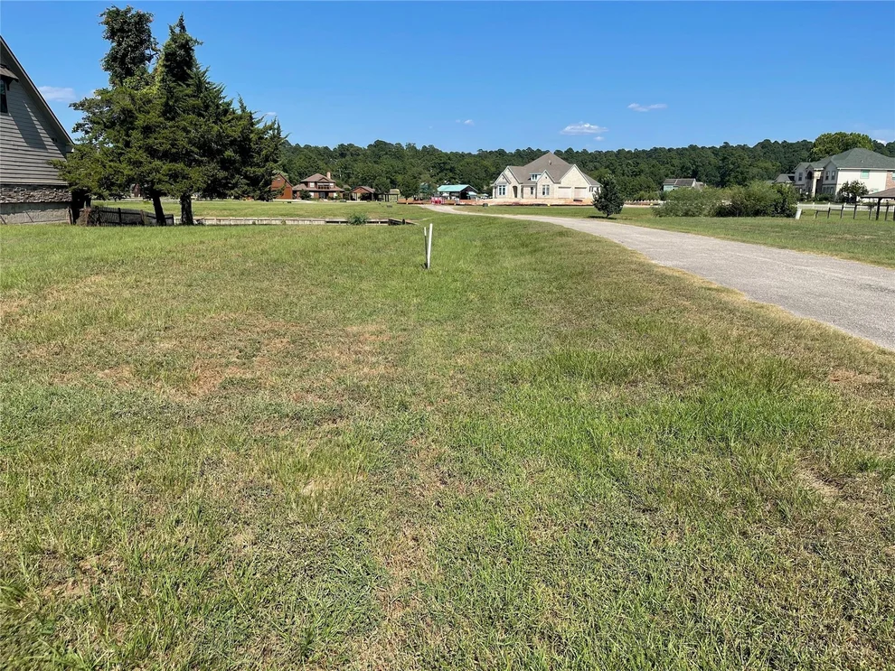 Unit for sale at 7 Peninsula Point, Huntsville, TX 77340