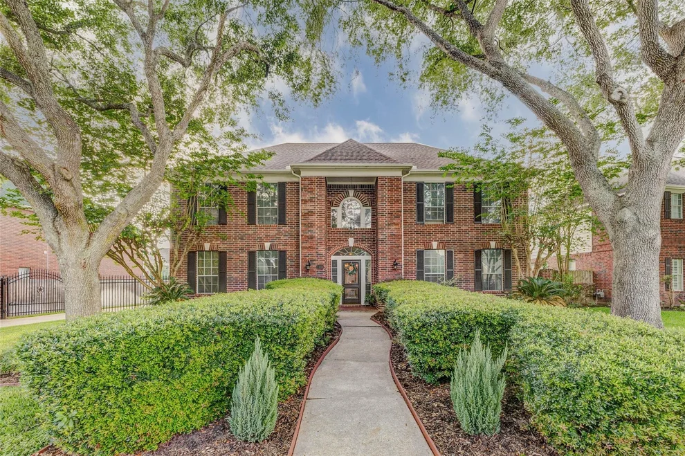 Unit for sale at 2106 Shade Crest Drive, Richmond, TX 77406