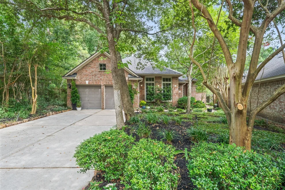 Unit for sale at 22 Vista Cove Circle, Spring, TX 77381