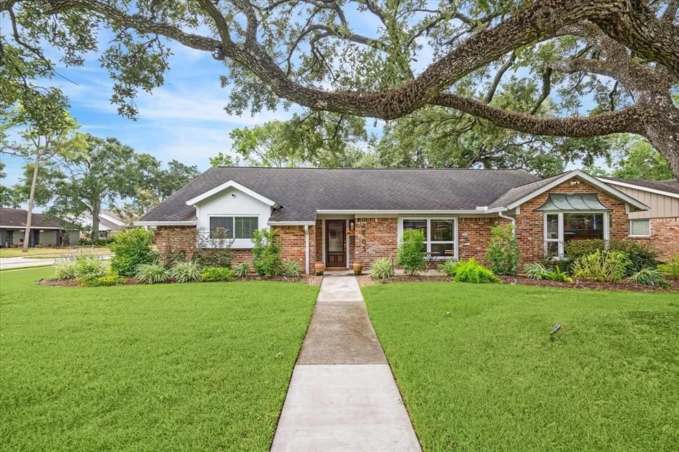 Unit for sale at 7603 Fairdale Lane, Houston, TX 77063