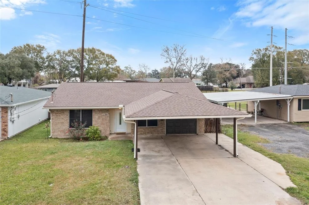 Unit for sale at 1306 Welch Street, Port Neches, TX 77651
