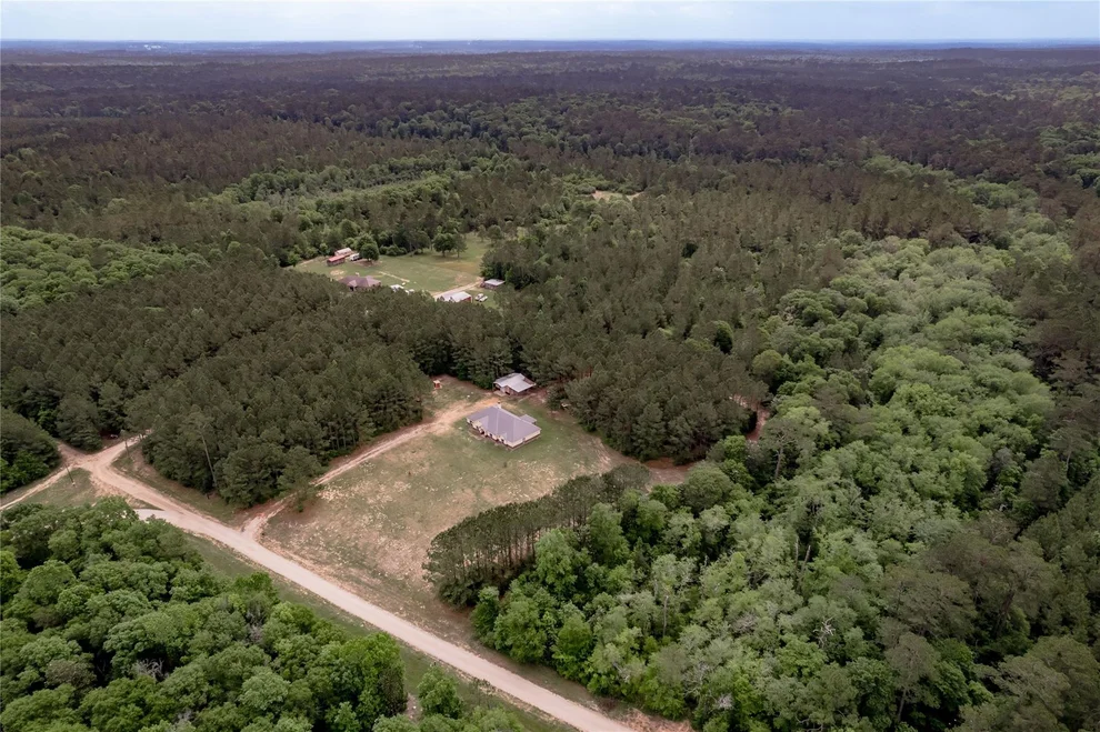 Unit for sale at 3134 Nursery Road, Livingston, TX 77351