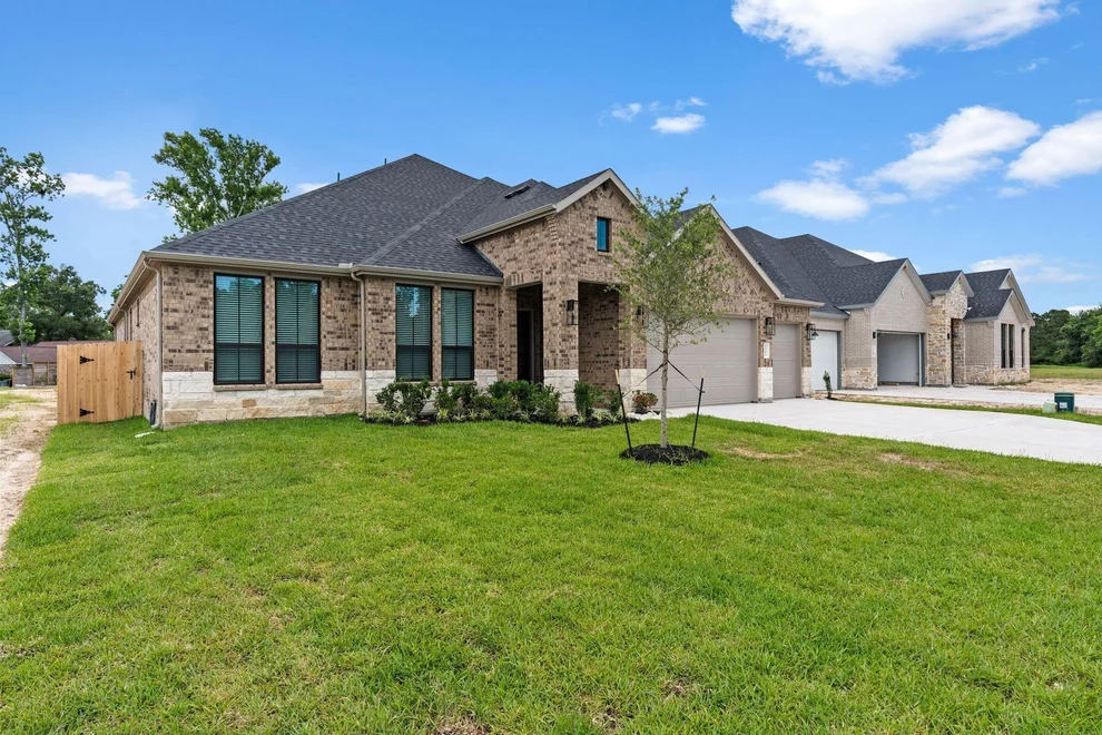 Unit for sale at 2501 Barton Creek Trail, Friendswood, TX 77546
