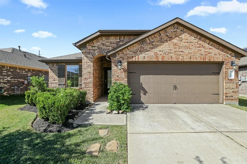Unit for sale at 7222 Highland Chase Drive, Richmond, TX 77407