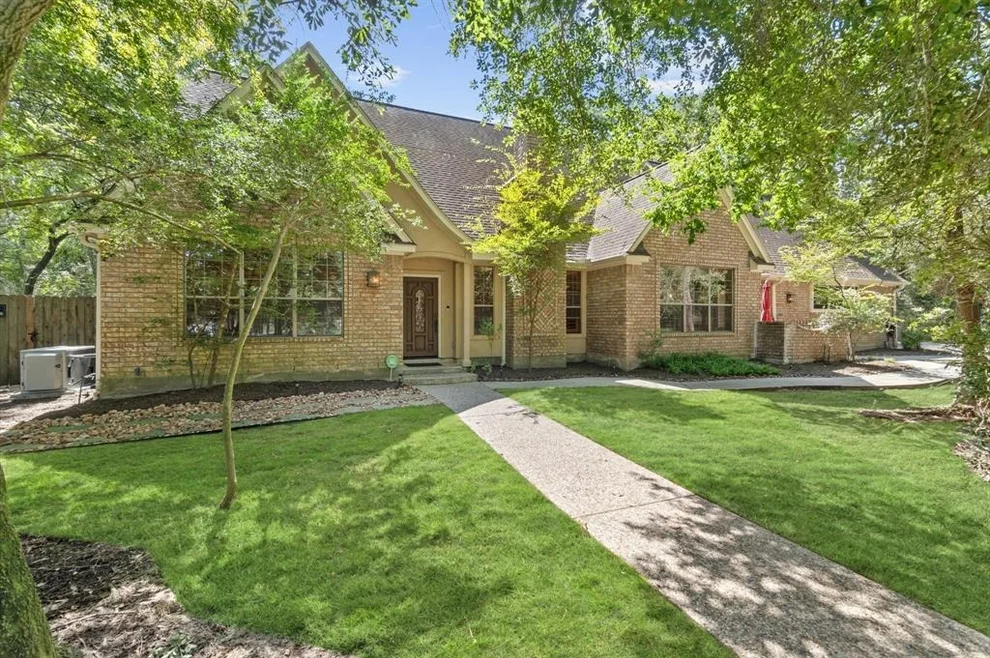 Unit for sale at 32359 Spinnaker Run, Magnolia, TX 77354