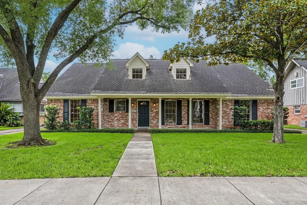 Unit for sale at 7827 Meadowbriar Lane, Houston, TX 77063