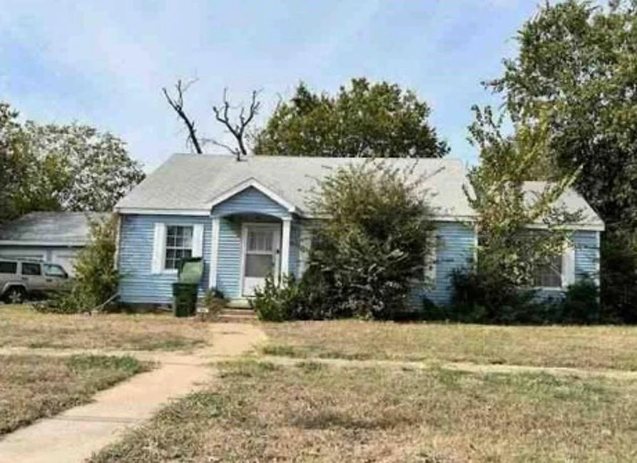 Unit for sale at 904 4th Avenue, Mineral Wells, TX 76067