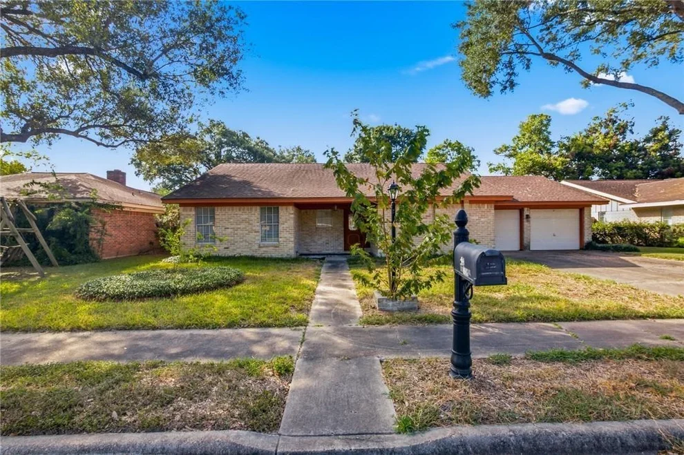Unit for sale at 108 Castleway Street, Victoria, TX 77904
