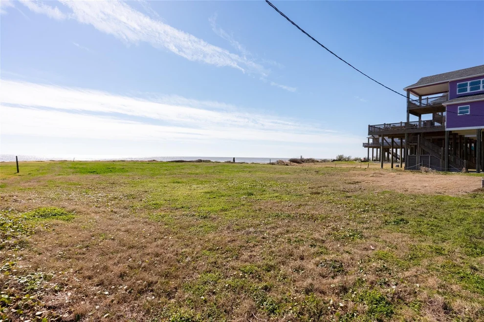 Unit for sale at 981 Marjorie, Gilchrist, TX 77617