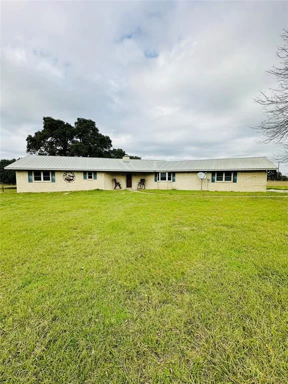 Unit for sale at 1012 County Road 157, Hallettsville, TX 77964