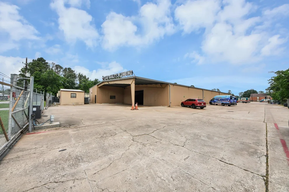Unit for sale at 10814 Woodedge Drive, Houston, TX 77070