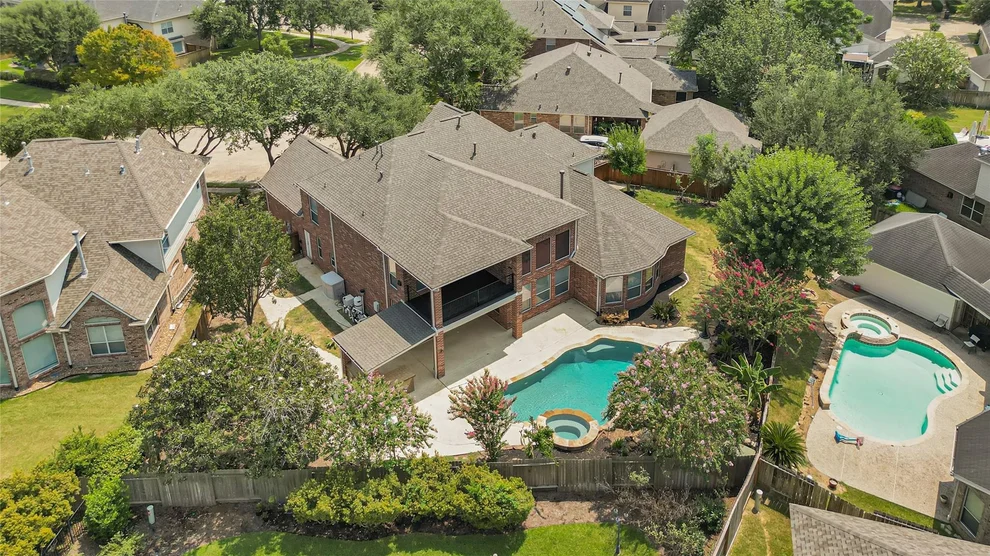 Unit for sale at 13310 Pecan Walk Lane, Sugar Land, TX 77498