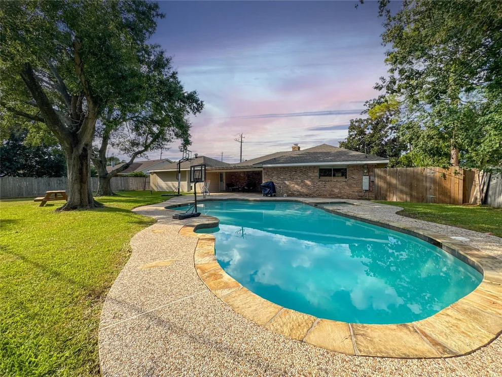 Unit for sale at 3508 E Orange Street, Pearland, TX 77581