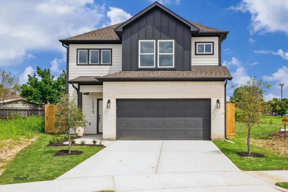 Unit for sale at 10219 Carmencita Way, Houston, TX 77075