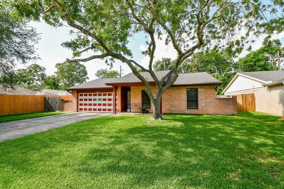 Unit for sale at 2614 Cobble Ridge Drive, Sugar Land, TX 77498