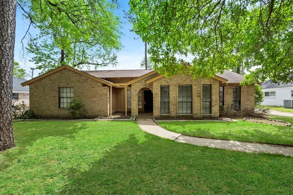 Unit for sale at 6615 Point Clear Drive, Houston, TX 77069