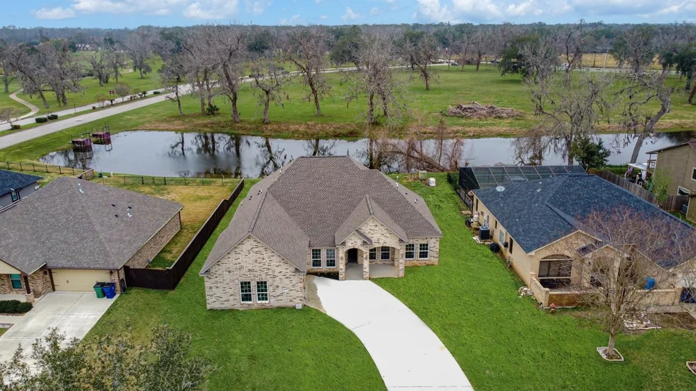 Unit for sale at 2291 Riverside Drive, West Columbia, TX 77486