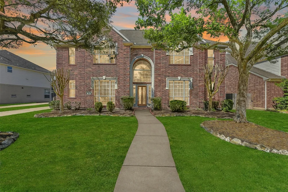 Unit for sale at 3211 Timberwood Drive, Pearland, TX 77584