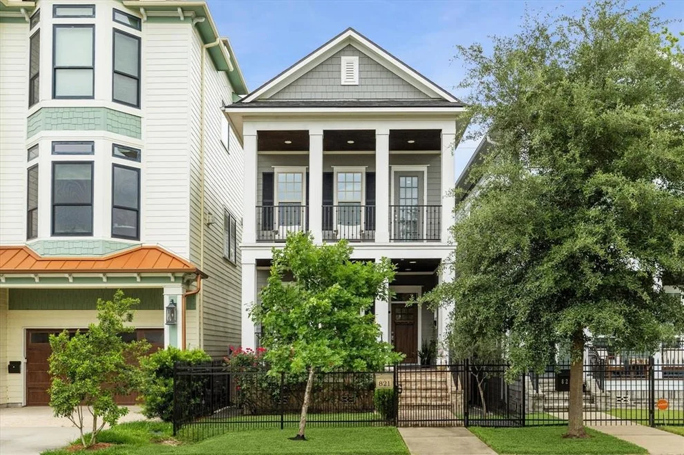 Unit for sale at 821 Nicholson Street, Houston, TX 77007