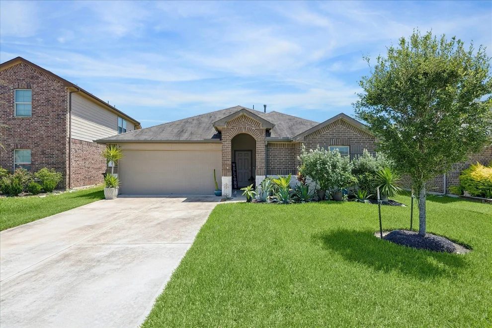 Unit for sale at 726 Desert Pea Lane, Arcola, TX 77583