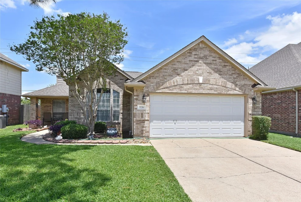 Unit for sale at 3226 Stratford Pointe Drive, Sugar Land, TX 77498